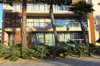 Image de Apart. T2 de luxe, inséré dans Salgados Resort avec 7 piscines et plage 5 m