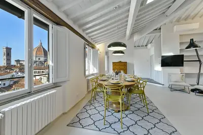 Image de Penthouse Merveilleux Avec Vue Imprenable Sur Cupola De Brunelleschi De Duomo