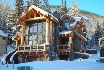 Image de Chalet skis aux pieds le plus luxueux @ Kmhr - 2800 Sft, 4 Br, 4 Ba
