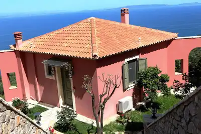 Image de Dio Gites Villa Maleas 2 B \/ R Avec Jardin Et Piscine