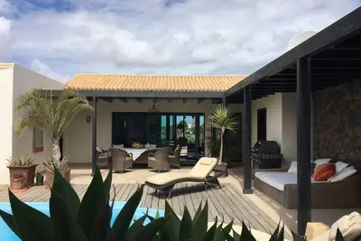 Image de Suerte al Sur, Montaña Colorada, jardin 3000 m2