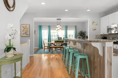 Image de \"Bayside Oasis I\" Parfaitement Bord De L'Eau Magnifique! 4 Br / 3. 5ba avec garage