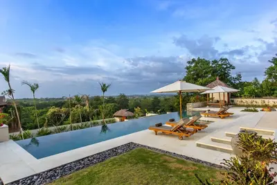 Image de Bayu, villa de luxe de 6 chambres, voiture + chauffeur, vue magnifique sur l'océan, Uluwatu