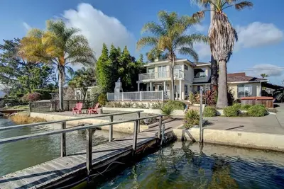 Image de 4 Br Accueil Waterfront, plage privée