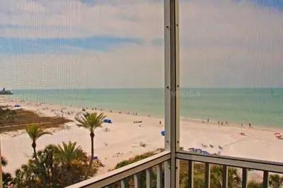 Image de Vue panoramique sur le golfe depuis chaque chambre, 2br \/ 2ba, Wifi, à quelques pas de la plage, 6e étage