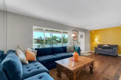 Image de Bungalow Tucson Midtown Nouvellement REMODÉ Sur L'Ave Longfellow