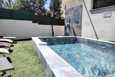 Image de Villa la goélette climatisée piscine à 5 mn a pied  de la plage de sete