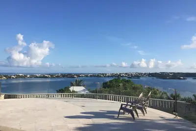 Image de Cottage Dreamscape avec vue sur la mer, mises à jour modernes et chargeur Twizy