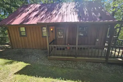 Image de Rustic East Tennessee Mountain Cabin donnant sur l'historique Coker Creek