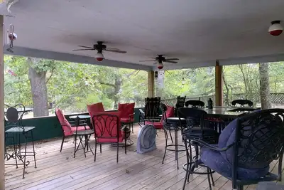 Image de Beaver Lake Rent Cabin  Lg Covered Deck Room~Firepit~Quiet~Private~7Mi Rogers Ar
