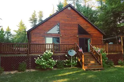 Image de Location de cabane à l'année ~ Magnifique propriété au bord du lac nichée dans les bois