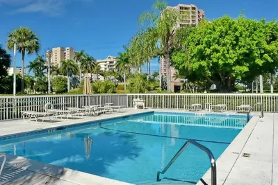 Image de Essex 2 Bedroom - Steps to Beach - Chargé!