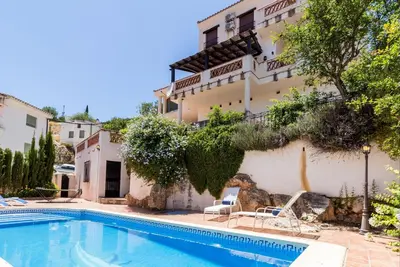 Image de Fabuleuse villa avec piscine privée et vue