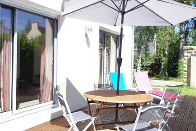 Image de Maison récente, tout confort, dans un quartier calme et boisé, près de la mer.