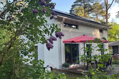 Image de Maison de vacances moderne dans la campagne de Berlin à 100 m de Wandlitz et Liepnitzsee