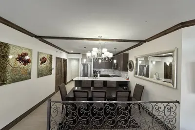 Image de Nouvelle rénovation complète au Lower Deer Valley Resort! 100 pieds à pied du complexe