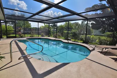 Image de Fantastique 2 Bd + Den, 2bth avec piscine chauffée près de Siesta Key!