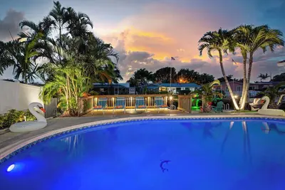 Image de Maison De Vacances Ultime - piscine, kayaks, vélos, bar extérieur et barbecue