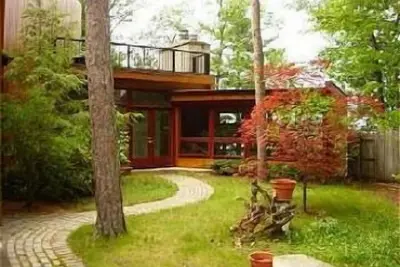 Image de Northern Comfort- Long Lake Waterfront-Maison moderne-Animaux ok