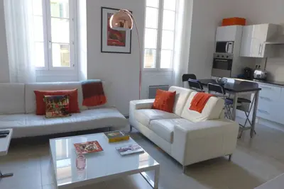 Image de Appartement ensoleillé au coeur de la vieille ville, à quelques pas de la plage