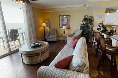 Image de Gulf front 1 chambre 2 salle de bain 6 couchages plus de 900 Sq. Pieds 9ème étage Condo
