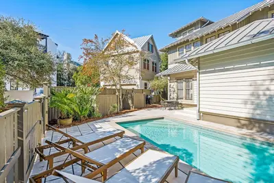 Image de Soul del Sol Cottage - Piscine privée chauffée, à seulement 5 minutes à pied de la plage! !