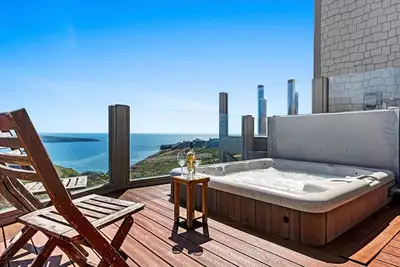 Image de \"Beach Nest\" Hot Tub, Sauna, vues infinies sur l'océan. 15% de réduction ce week-end à venir