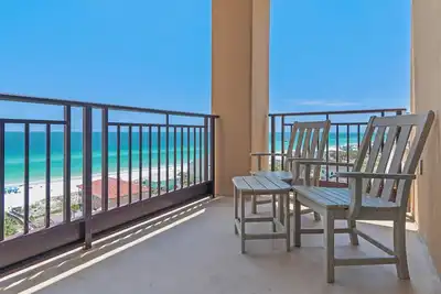 Image de Vues du golfe de votre condo Westwinds - Promenade à la plage - Salle de bain mise à jour!