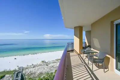 Image de Spacieux Westwinds Condo - Services incroyables - Luxe en bord de mer!