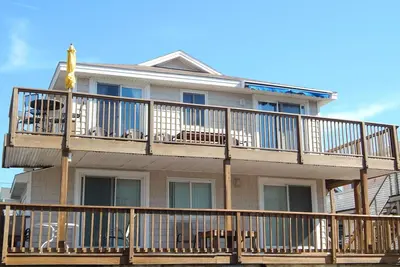 Image de 1 chambre avec loft au coeur de la plage de Wrightsville!