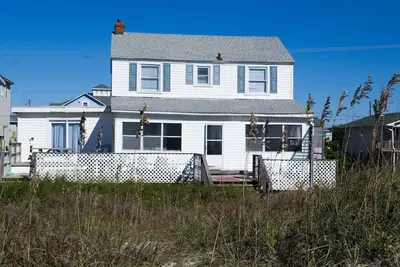 Image de 5br Oceanfront Cottage avec de superbes vues et un grand porche de soleil!