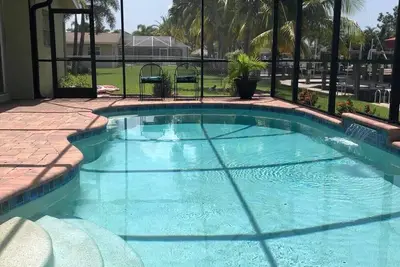 Image de Special de mai à août 650 $ - 3 Cac piscine privée / canal / plage / vélos