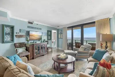 Image de Beachside One 4064 ~ ~ Beachfront! ~ Gratuit Tram & Wifi!