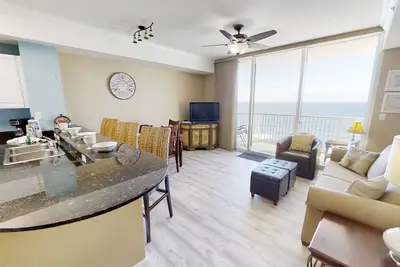 Image de Belle, front de mer, 1 chambre 2 salles de bain Chaises de plage inclus (6 personnes)