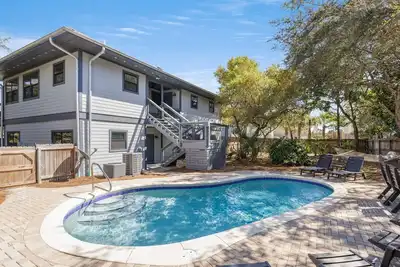 Image de Récemment rénové Grayton Beach Home, piscine privée, au sud de 30a, 5 vélos!