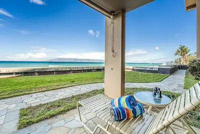 Oceanfront Ground Unit Une vue imprenable depuis votre lanai privée!