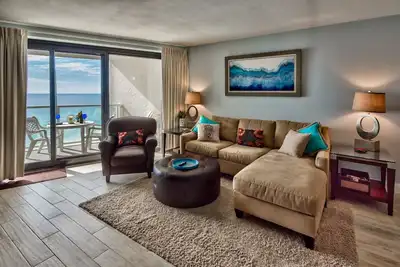 Image de New Tile & Matelas; Snowbird Ready! Beachfront