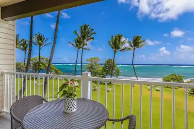 Image de Kapaa Shore Resort # 202, Oceanfront près des plages, des magasins, des restaurants et du vélo