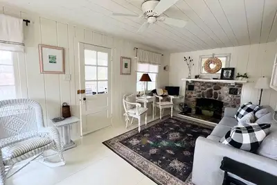Image de Belanger Pond-Cozy cottage au nord de Suttons Bay