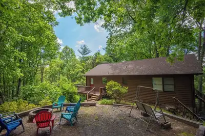 Image de Chalet de montagne abordable - Btw Boone & West Jefferson - Spa - Wi-Fi