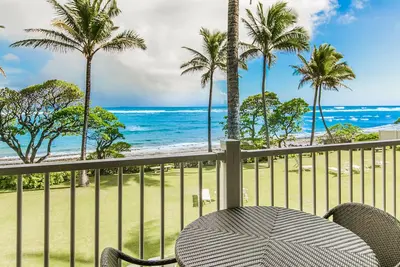 Image de Kapaa Shore Resort # 207, Oceanfront, 2e étage, New Cal King Bed, Wifi