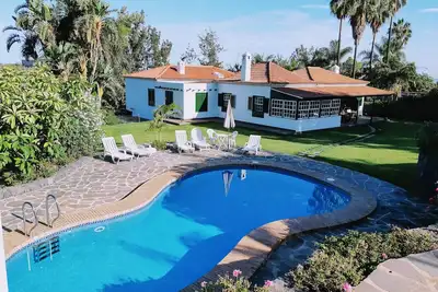 Image de Magnifique villa sur 5000 m² de jardin botanique au cœur de la vallée de La Orot