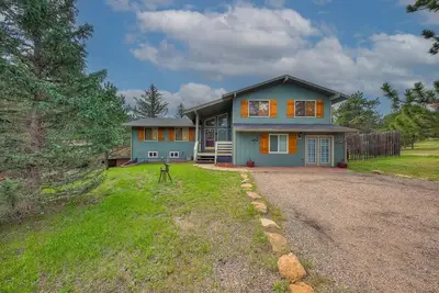 Image de 8 couchages, 3 chambres, 3 salles de bains. Les animaux de compagnie ne sont pas autorises. * REMODÉ<br><br>Salle de jeux pour enfants et adultes