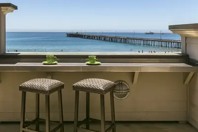 Image de Ocean Avila Beach Front Condo