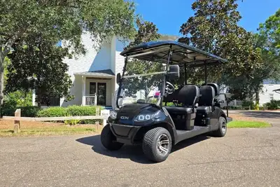 Image de Promenade dans les commerces et restaurants ~ Concierge PRIVÉ ~ Chariot De Golf!