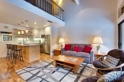 Image de Woodsy Suite: 1 Br, 1. 5 Ba Townhouse Ă Carnelian Bay, pour 4 personnes