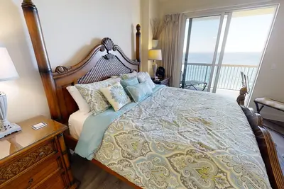 Image de Service de plage gratuit, 2 chambres à coucher, commerces à proximité, restaurants et terrains de baseball