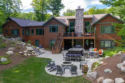Image de Belle maison, 4 chambres, 4 salles de bain - Ski-in / Ski-out, golf, randonnée et plus encore!