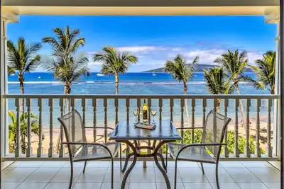 Image de 423 Romantique Lahaina Shores rénové Studio en bord de mer 423