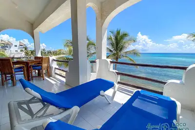 Image de Trois ou trois chambres à coucher, condo de troisième niveau avec vue magnifique sur l'océan. Ac et WiFi